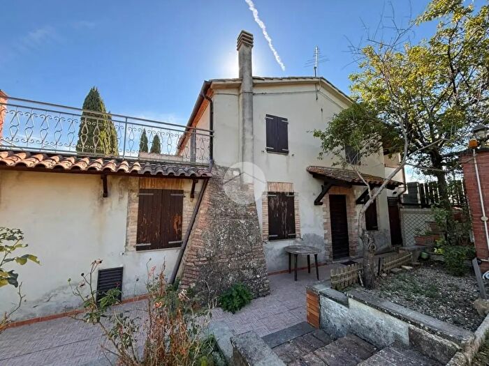 Casa con 5 locali in vendita in Strada Lucagnolo, Otricoli