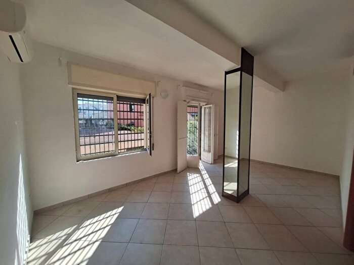 Appartamento trilocale in vendita in Via Roma Torre del Greco, Torre Del Greco