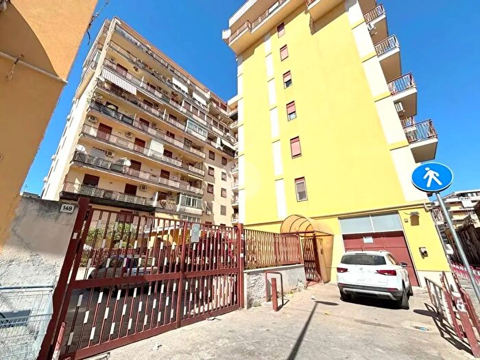 Appartamento con 5 locali in vendita in Via Perpignano, Palermo