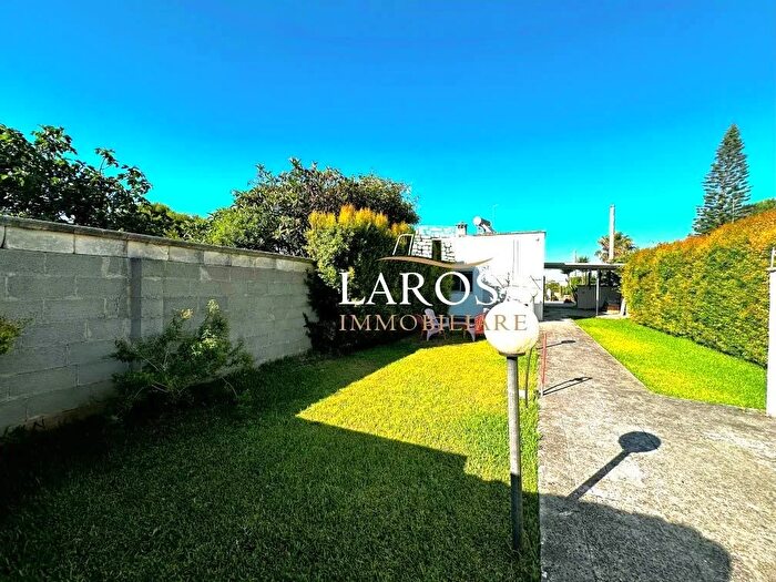 Casa quadrilocale in vendita in Melendugno