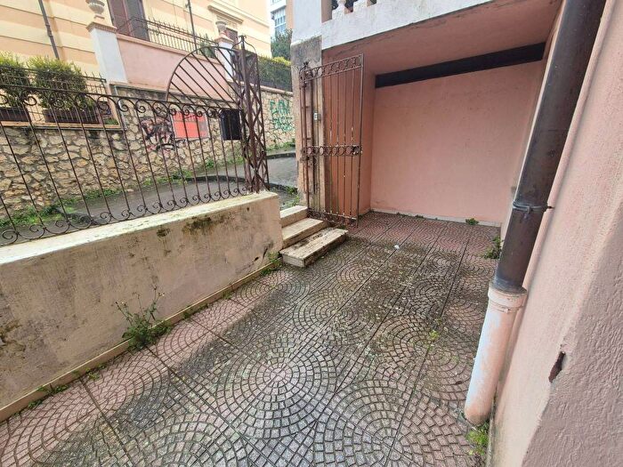 Appartamento quadrilocale in affitto in Via Milano, San Leonardo, Catanzaro