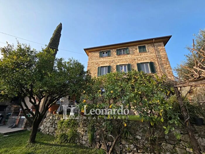 Casa con 15 locali in vendita in Via del Campisano, Massarosa