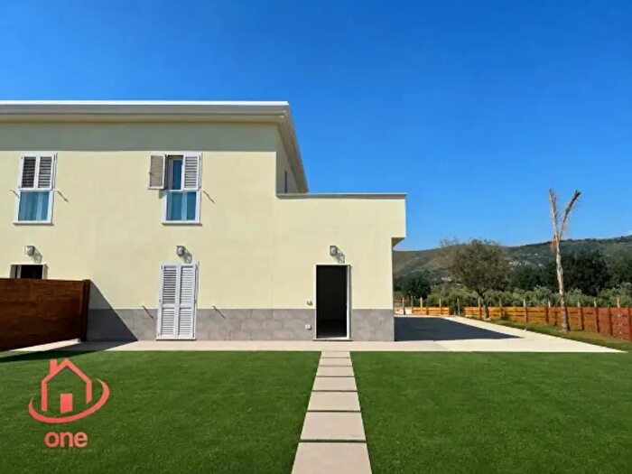 Casa quadrilocale in vendita in Castellabate