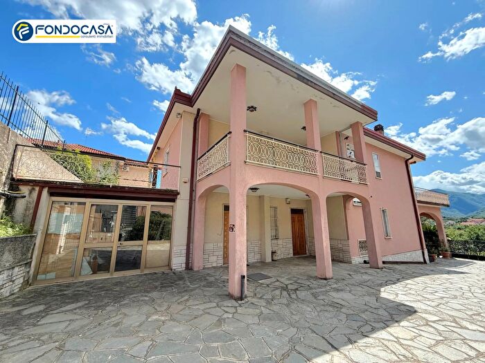 Appartamento con 6 locali in vendita in Via Colle, Boissano