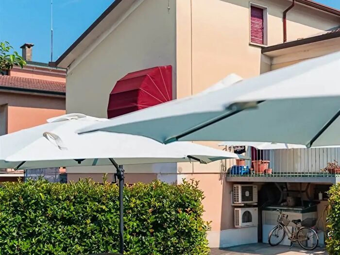 Casa con 6 locali in vendita in Borgo Virgilio