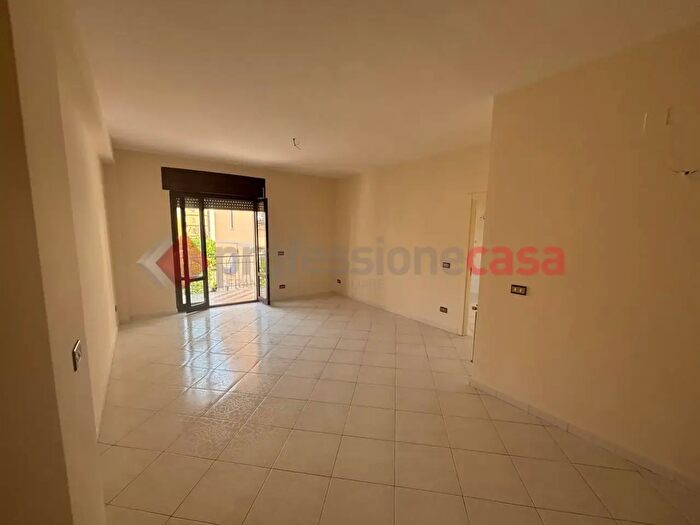 Appartamento trilocale in affitto in Via Antonio Meucci, San Nicola La Strada