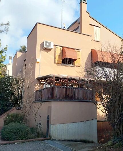 Casa con 7 locali in vendita in Via Francesco del Cossa Bologna, Bologna