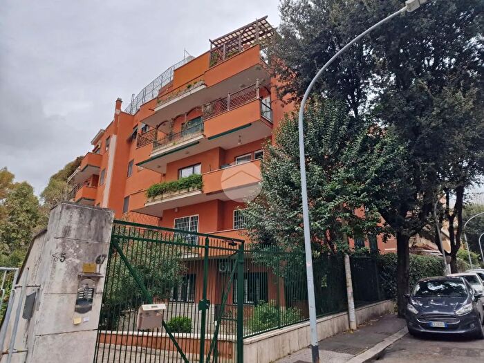 Appartamento trilocale in vendita in Viale Tito Livio, Roma
