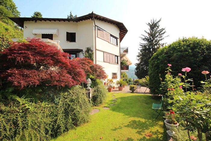 Casa con 7 locali in vendita in Via Monterosso, Verbania