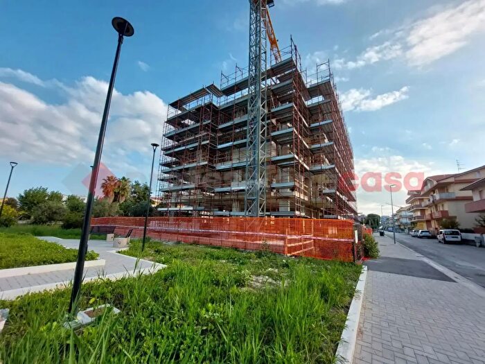 Appartamento trilocale in vendita in Via Gorizia Snc, Alba Adriatica