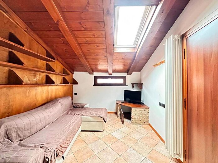 Appartamento bilocale in affitto in Via Giuseppe Giusti, San Rocco Sanzio, Seregno