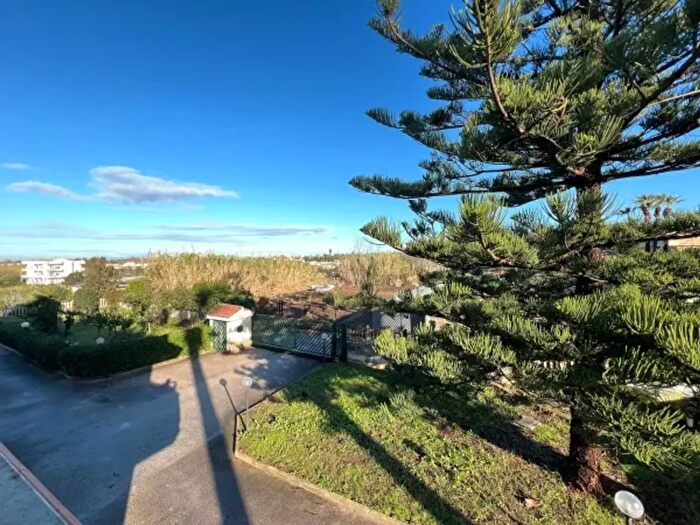 Appartamento trilocale in vendita in Via Cuma Licola, Pozzuoli