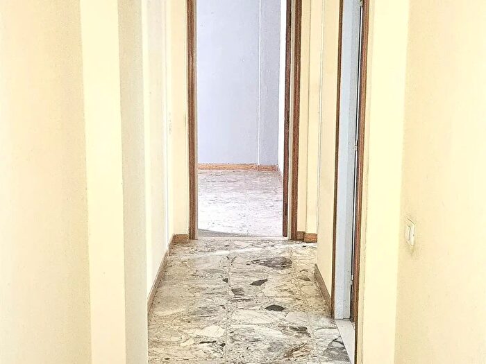 Appartamento trilocale in vendita in Via Garibotti, Cremona