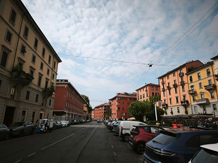 Appartamento trilocale in vendita in Largo La Foppa, Milano