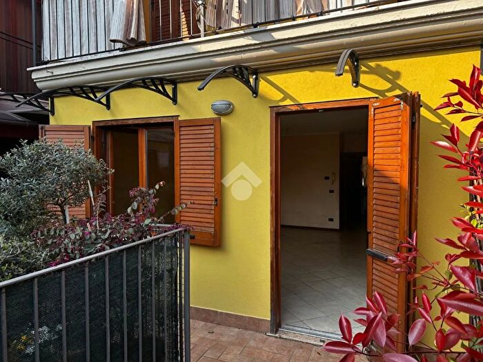 Casa quadrilocale in vendita in Via Ungaretti, Leno