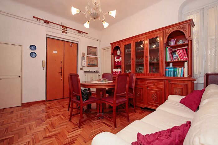 Appartamento con 7 locali in vendita in Via Cellini, Genova