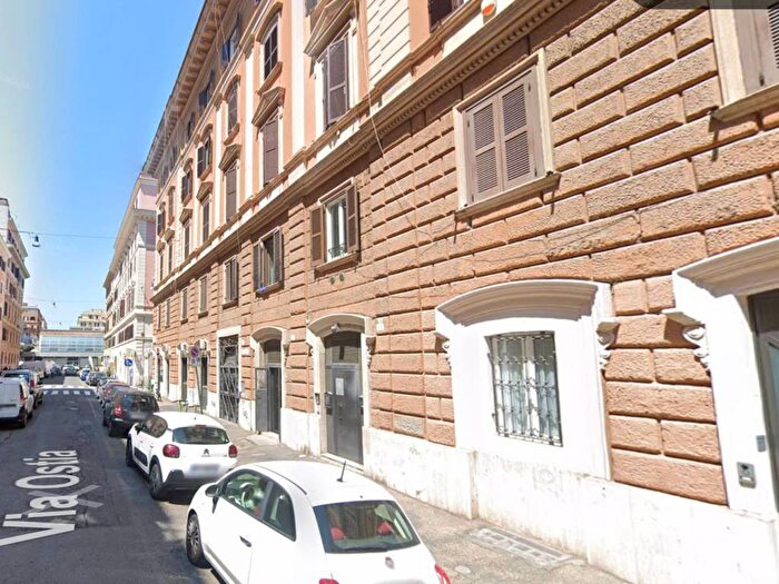 Appartamento trilocale in affitto in Via Ostia, Cipro, Roma