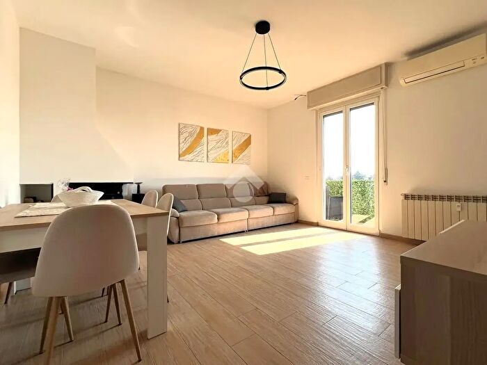 Appartamento trilocale in vendita in Via Santa Cecilia, Carugate