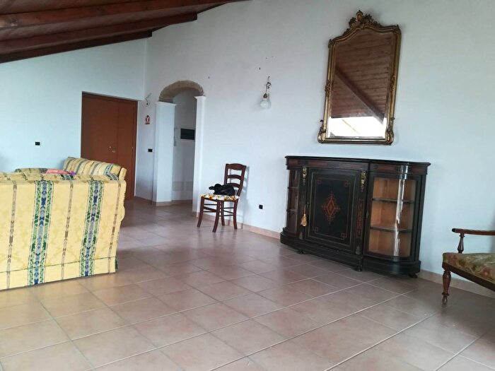 Appartamento trilocale in affitto in Via Gregorio Rocchi, Centro, Castelnuovo di Porto