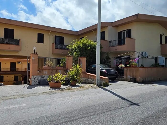 Casa quadrilocale in vendita in Via Pace Giammoro, Pace Del Mela