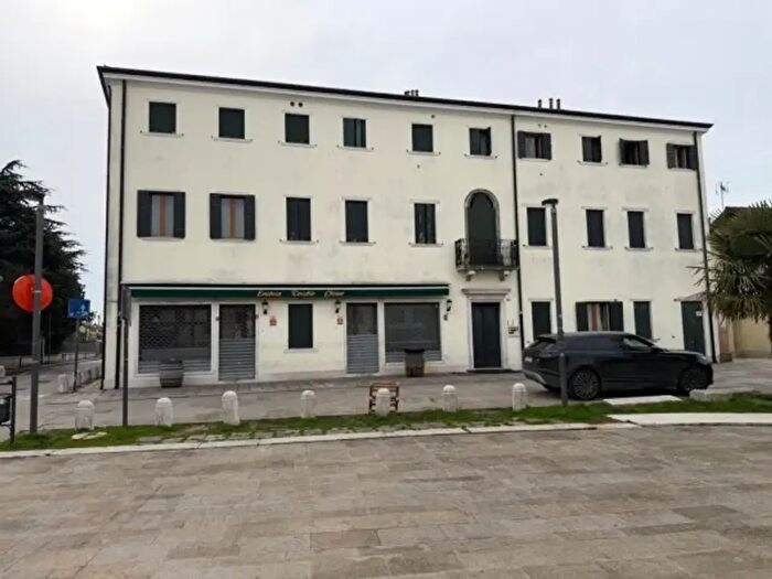 Appartamento trilocale in vendita in Via delle Porte, Mira