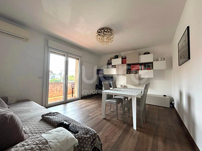 Appartamento con 7 locali in vendita in Via Monte Coglians, Udine