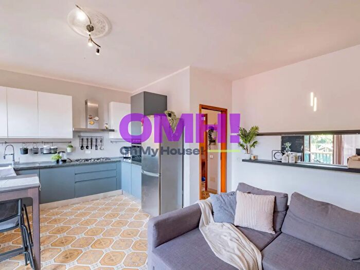 Appartamento con 5 locali in vendita in Via Monte Nevoso, Gallarate