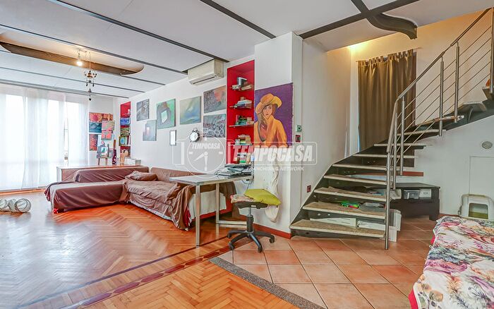 Appartamento trilocale in vendita in Via Gesù, Castano Primo