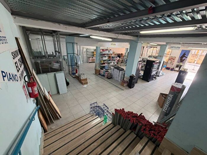 Casa bilocale in affitto in Via Ferrante Imparato, Zona Industriale Marina, Napoli