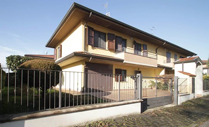 Casa trilocale in vendita in Via Albinoni, Arzago DAdda