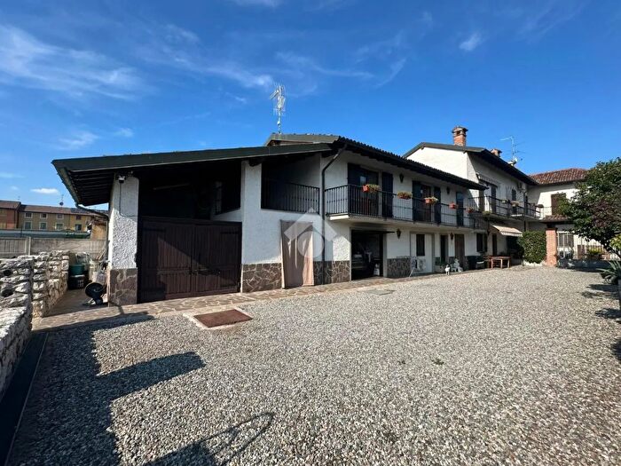 Casa quadrilocale in vendita in Via della Vittoria, Agnadello