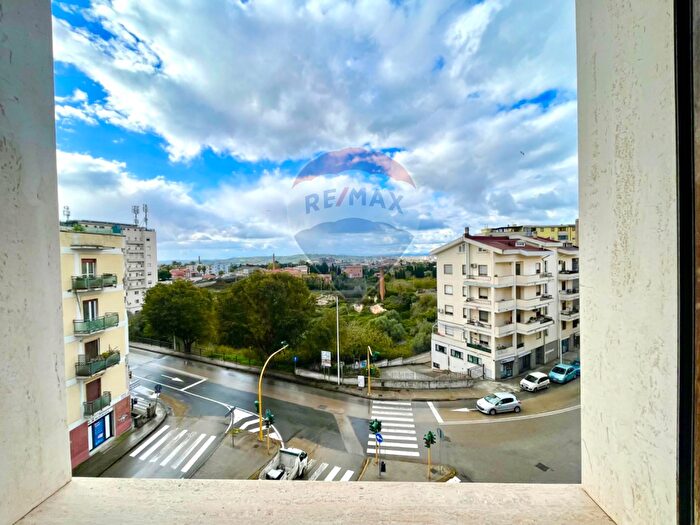 Appartamento con 6 locali in vendita in Viale Sicilia, Sassari