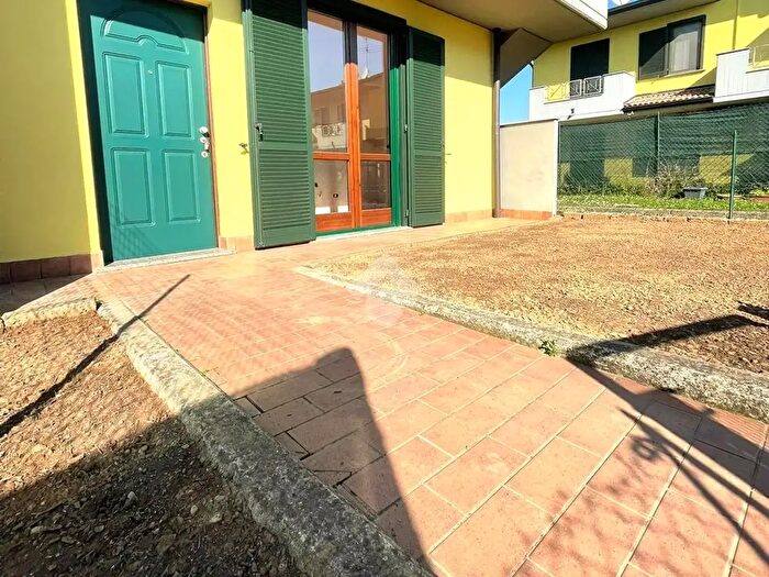 Appartamento trilocale in vendita in Via Prealpi Orobie, Cologno Al Serio