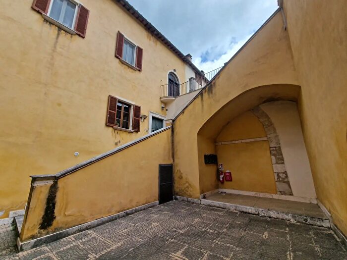 Appartamento con 5 locali in vendita in Via Garibaldi, Amelia