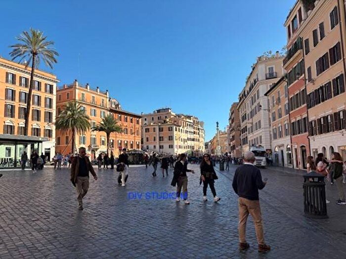 Appartamento quadrilocale in affitto in Via della Mercede, Spagna, Roma