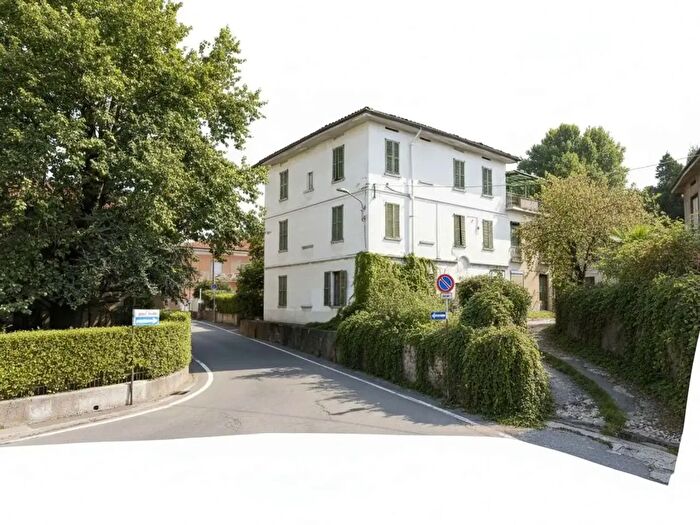 Appartamento trilocale in vendita in Cantu