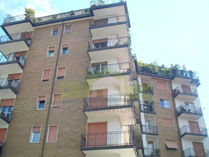 Appartamento trilocale in vendita in Viale Vittorio Venteo, Borgosesia