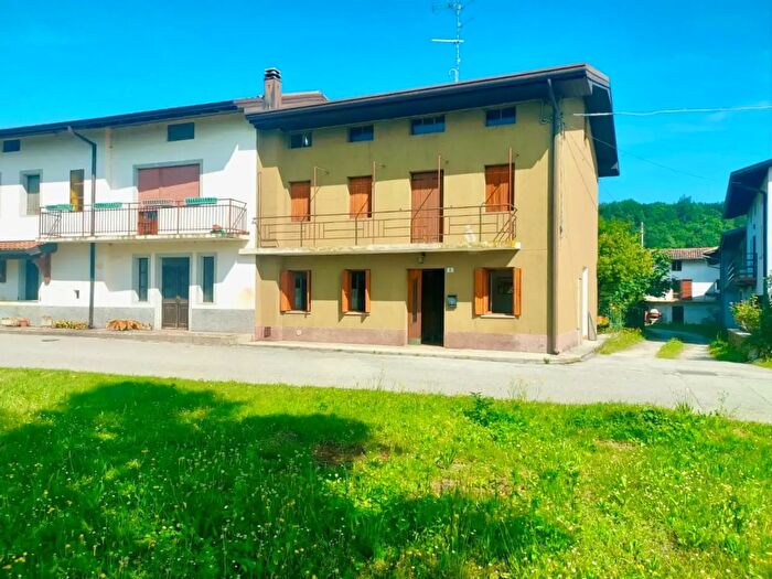 Casa con 8 locali in vendita in Pinzano Al Tagliamento