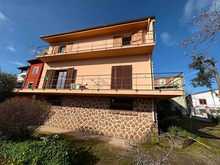 Casa con 11 locali in vendita in Via Giovanni XXIII, Ozieri