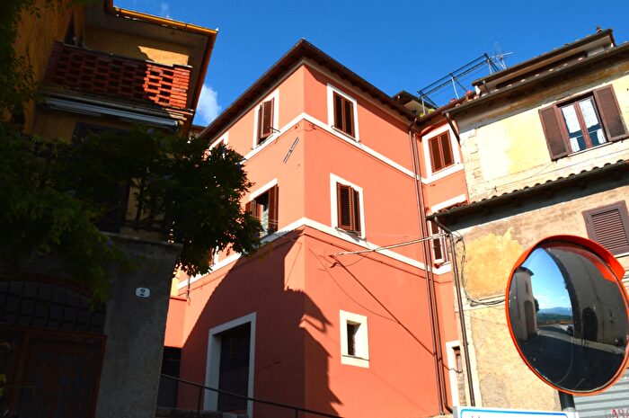 Appartamento con 6 locali in vendita in Via Porta Romana, Paliano