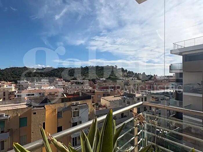 Appartamento trilocale in vendita in Via dei Falconi, Cagliari