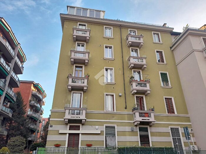Appartamento bilocale in affitto in Via Fiuggi, Milano