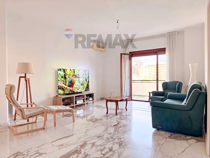 Appartamento con 5 locali in vendita in Via Abruzzi, Palermo