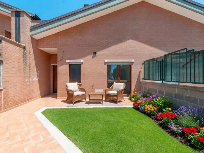 Casa quadrilocale in vendita in Via Romagnano Sesia, Roma