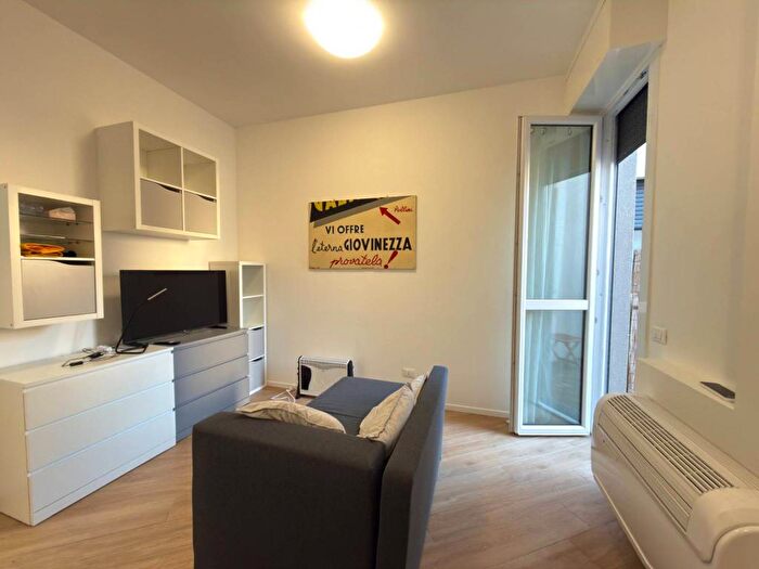 Appartamento bilocale in affitto in Via Noto, Vigentino Fatima, Milano