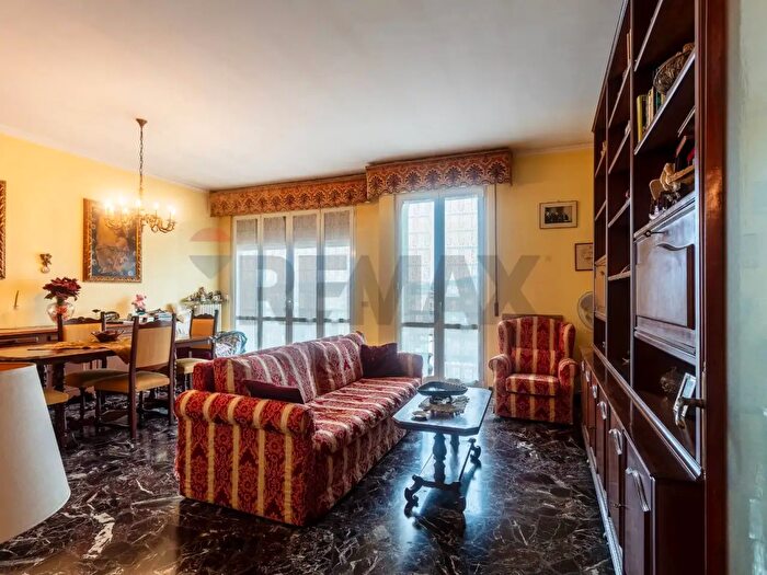 Appartamento con 6 locali in vendita in Firenze