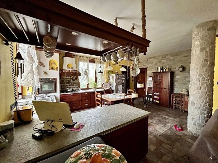 Casa con 7 locali in vendita in Via Cercenasco, Virle Piemonte