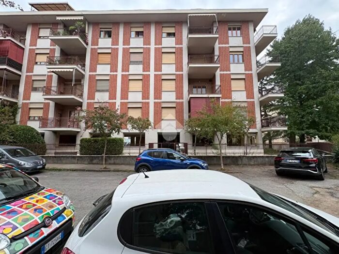 Appartamento con 5 locali in vendita in Via Don Marcoz, Asti