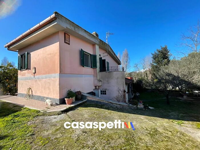 Casa con 5 locali in vendita in Via Due Pini, Anzio