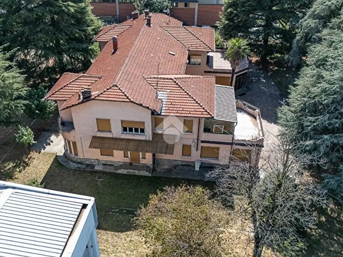 Casa con 10 locali in vendita in Via Maria Bricca, Collegno
